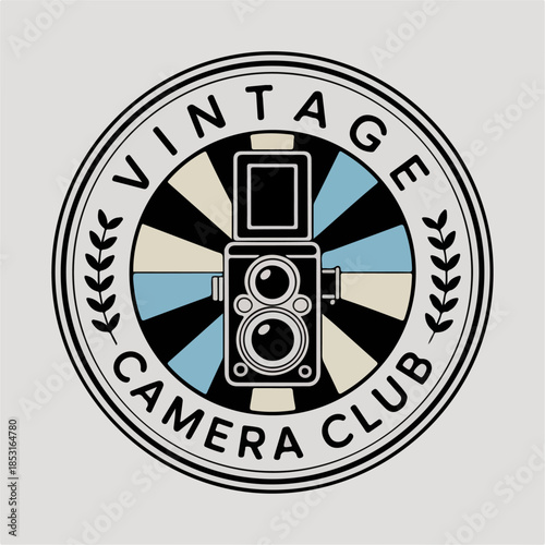 Vintage Camera Club round badge with twin‑lens reflex camera and laurel, retro photography society logo, classic film enthusiast patch vector for branding