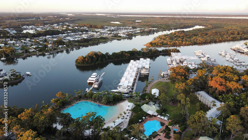 Foto Waterfront vacation resort with private marina for boats and yachts