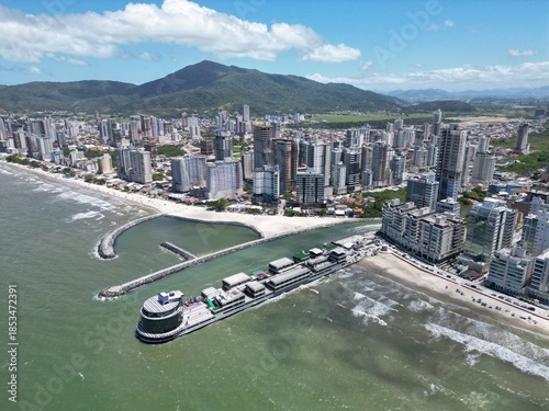 Praia de Perequê - Meia Praia Itapema - Porto Belo - Santa Catarina