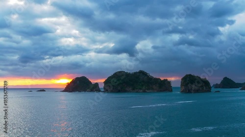 伊豆半島西海岸の夕景（タイムラプス）　静岡県西伊豆町沢田公園にて