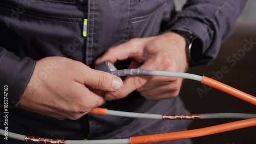 Precise Taping Method Guarantees Insulation Integrity And Visual Cleanliness Of Connections