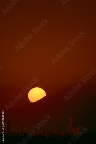 富士に沈む太陽に現れたグリーンフラッシュ