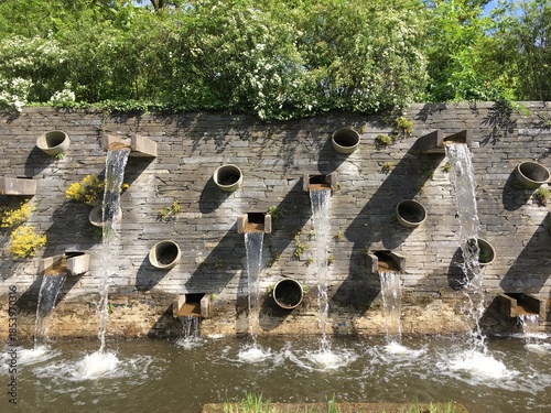 Modern Slate Stone Water Wall with Spouts