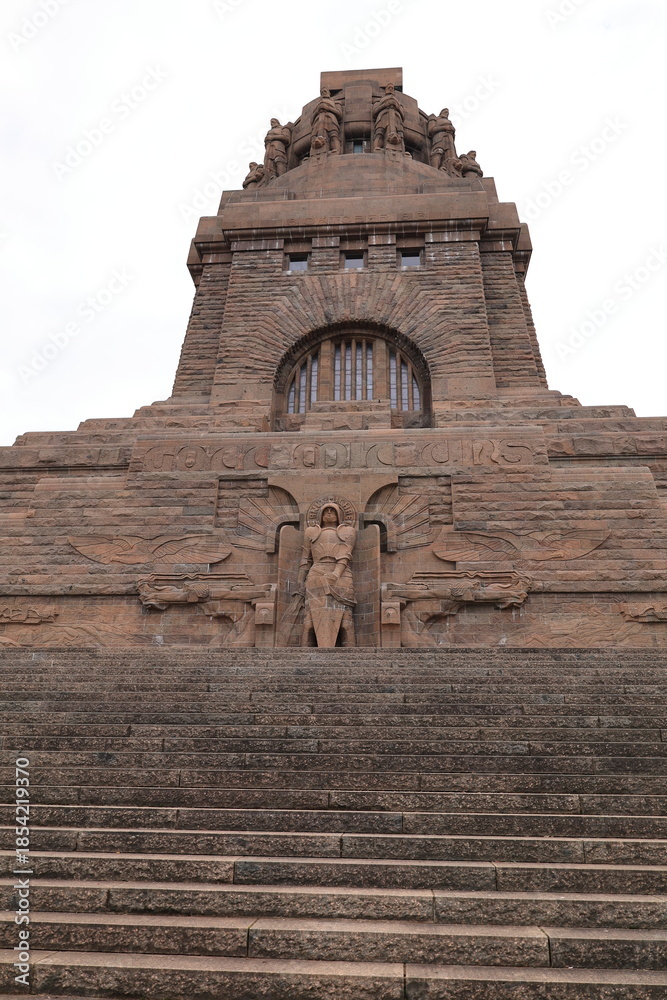Naklejka premium Blick auf das Völkerschlachtdenkmal im Zentrum von Leipzig 