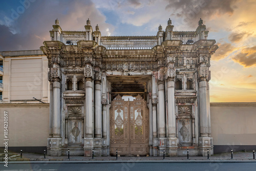 Canvas Print The Gate one of Ciragan Palace view in Istanbul