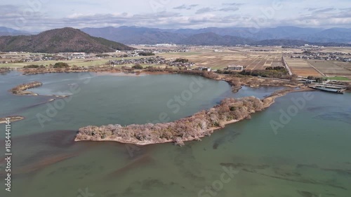 琵琶湖　水位低下で陸続きになった奥の洲　ドローン映像