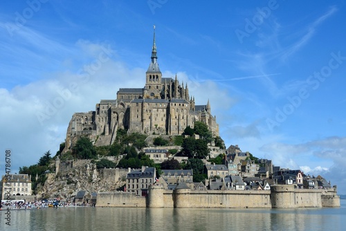 Fotografia Vista del Monte Saint-Michel con la marea alta, Normandía, Francia