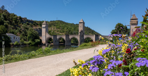 Schilderij op canvas Pont Valentré à Cahors, pont médiéval emblématique sur le Lot, patrimoine histor