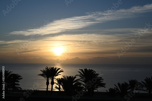 Sonnenaufgang an der Küste von Fuerteventura