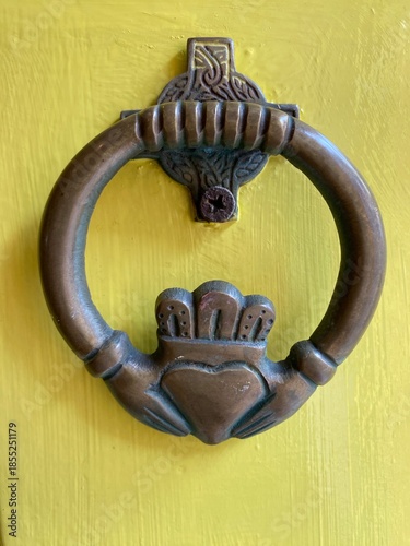 Heurtoir ancien à Galway, en Irlande