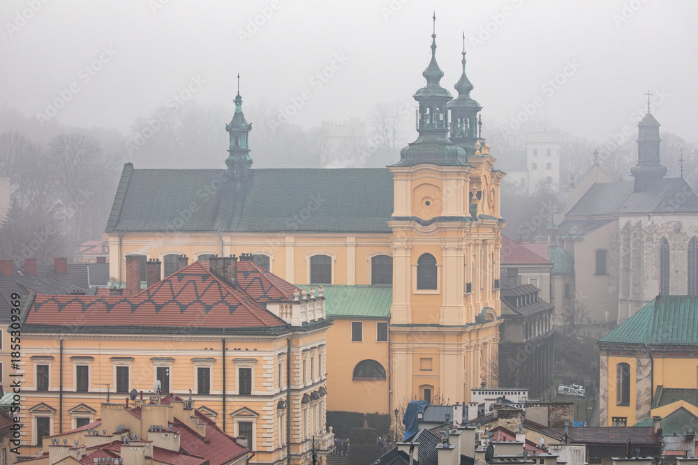 Fototapeta premium Panorama miasta Przemyśl, województwo podkarpackie, Polska. Stare Miasto w Przemyślu, Polska. Panorama z Wieży Zegarowej.