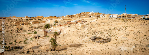 Tunez pais arabe con paisajes y arquitectura africana con desiertos