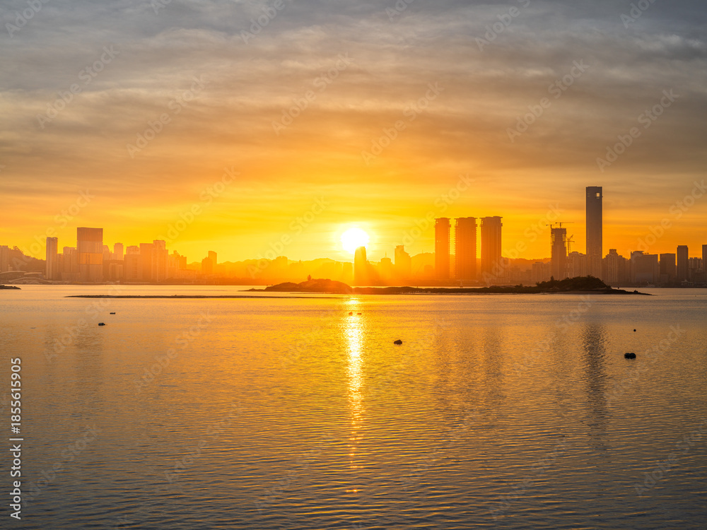 Naklejka premium Sunrise over Xiamen, Fujian Province, China