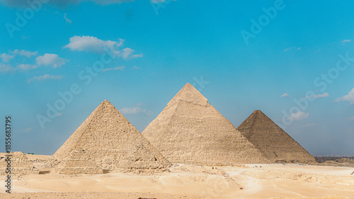 Vászonkép The great pyramid of giza egypt on a suuny day and blue sky