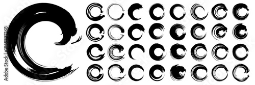 筆で書いた円形のベクター素材のセット