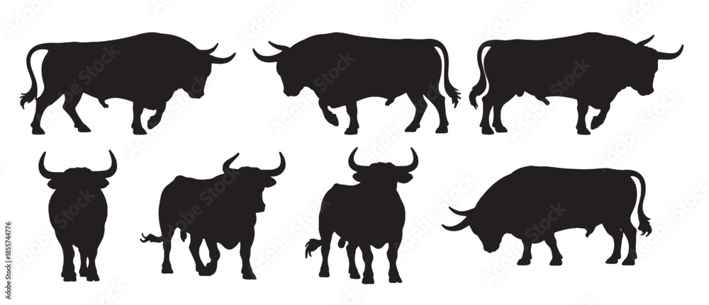 Fototapeta premium six silhouettes of powerful spanish bulls 