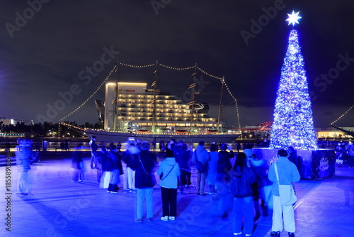 メリケンパークのクリスマスの夜　神戸市中央区神戸港にて
