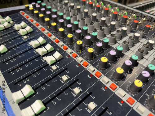 Complex sound control system. Learning to control music and sound sources. Concepts for training DJ and sound engineers. The importance of understanding all functions of sound bar
