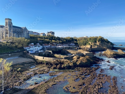 Vue panoramique sur la mer depuis les hauteurs de la ville de Biarritz