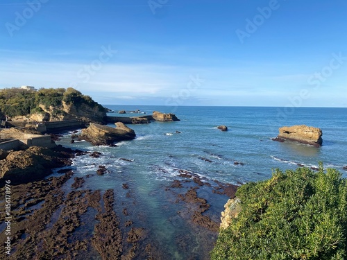 Vue panoramique sur la mer depuis les hauteurs de la ville de Biarritz