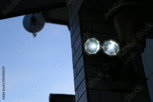 玄関についたソーラーライト