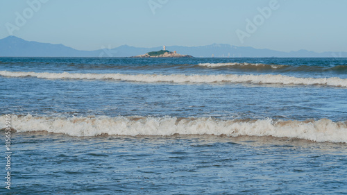 In summer, the natural scenery of the sea level on a sunny day