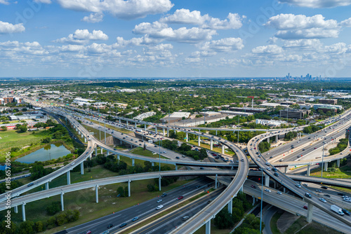 Schilderij op canvas Aerial View of Highways and Cityscape in Austin With Clear Skies