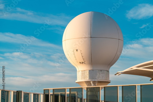 Φωτογραφία Cruise ship, navigation equipment radome and communication antenna on upper deck