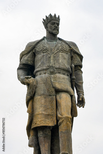 Εκτύπωση καμβά Bronze statue of Amir Temur (Tamerlane) in Shakhrisabz Central Square, Uzbekista