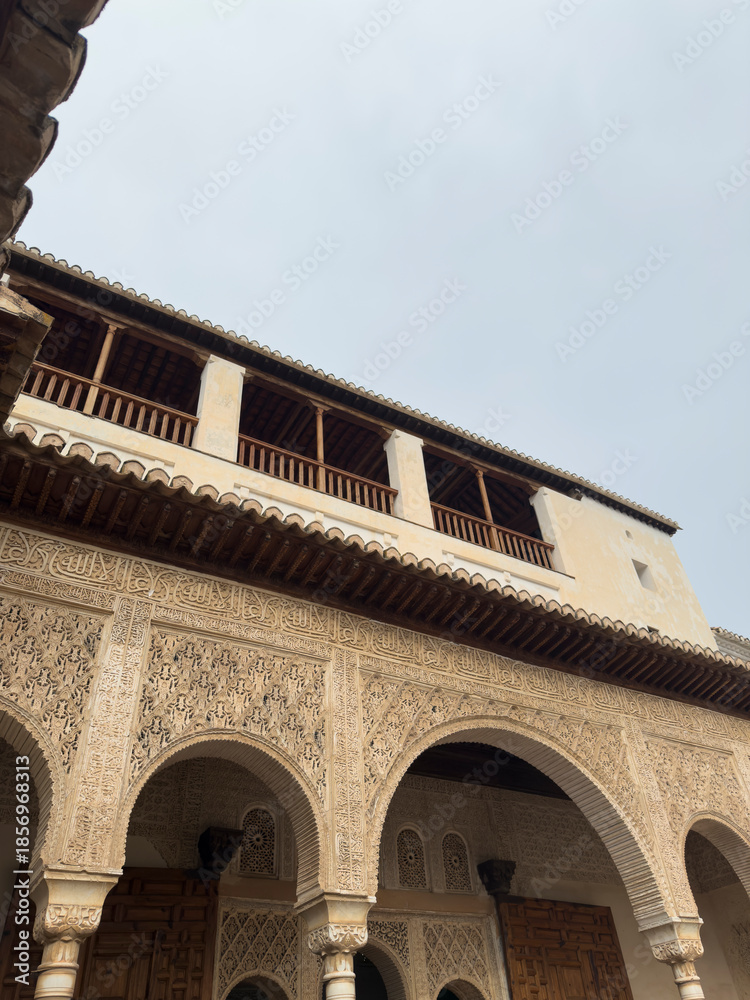 Obraz premium Architectural Beauty of Historic Building