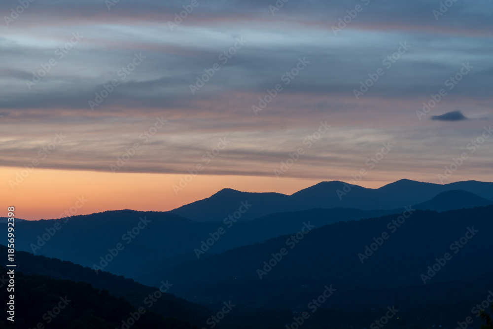 Obraz premium Asheville, North Carolina Mountain Sunset