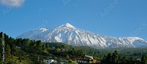 Schilderij op canvas Landscape of Teide covered in snow