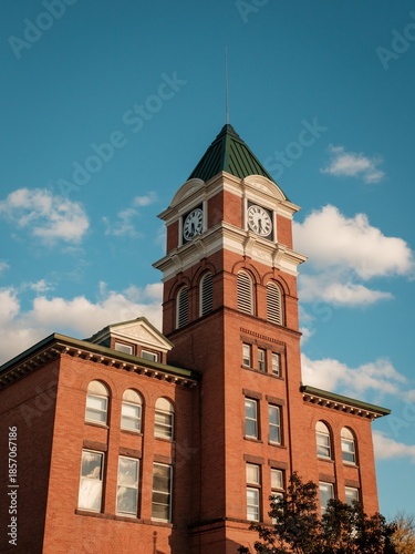 Fotografie Town Hall in Lancaster, New York
