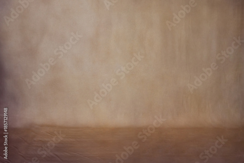 Εκτύπωση καμβά Professional dark brown muslin backdrop with a subtle textured finish