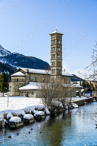 St. Moritz, Kirche, St. Karl Borromäus, Oberengadin, Engadin, St. Moritzersee, Winter, Wintersport, Winterwanderung, Winterlandschaft, Inn, Fluss, Inntal, Graubünden, Alpen, Schweiz