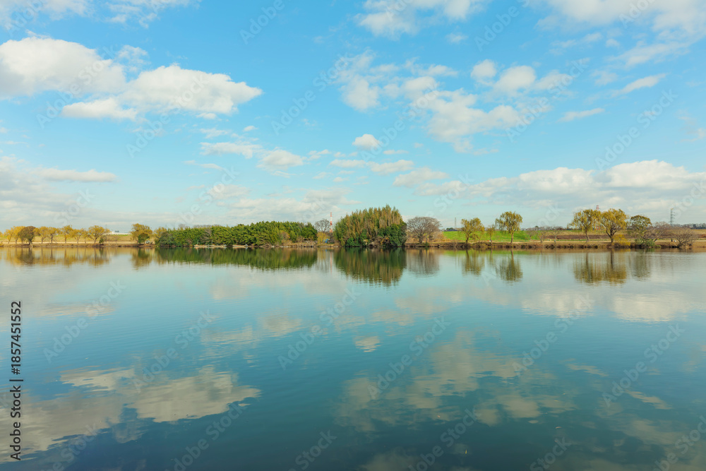 Fototapeta premium 冬の矢切の渡しの風景 東京都葛飾区柴又