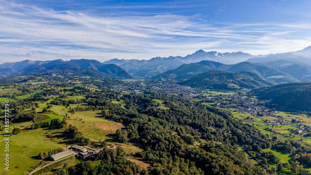 Fototapeta premium Pic du midi de Bigorre et sa vallée