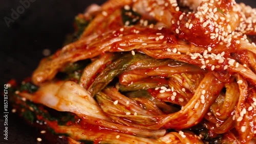 Freshly Made Geotjeori Kimchi - 고소한 깨를 뿌려 갓 버무려낸 아삭한 배추 김치 겉절이
