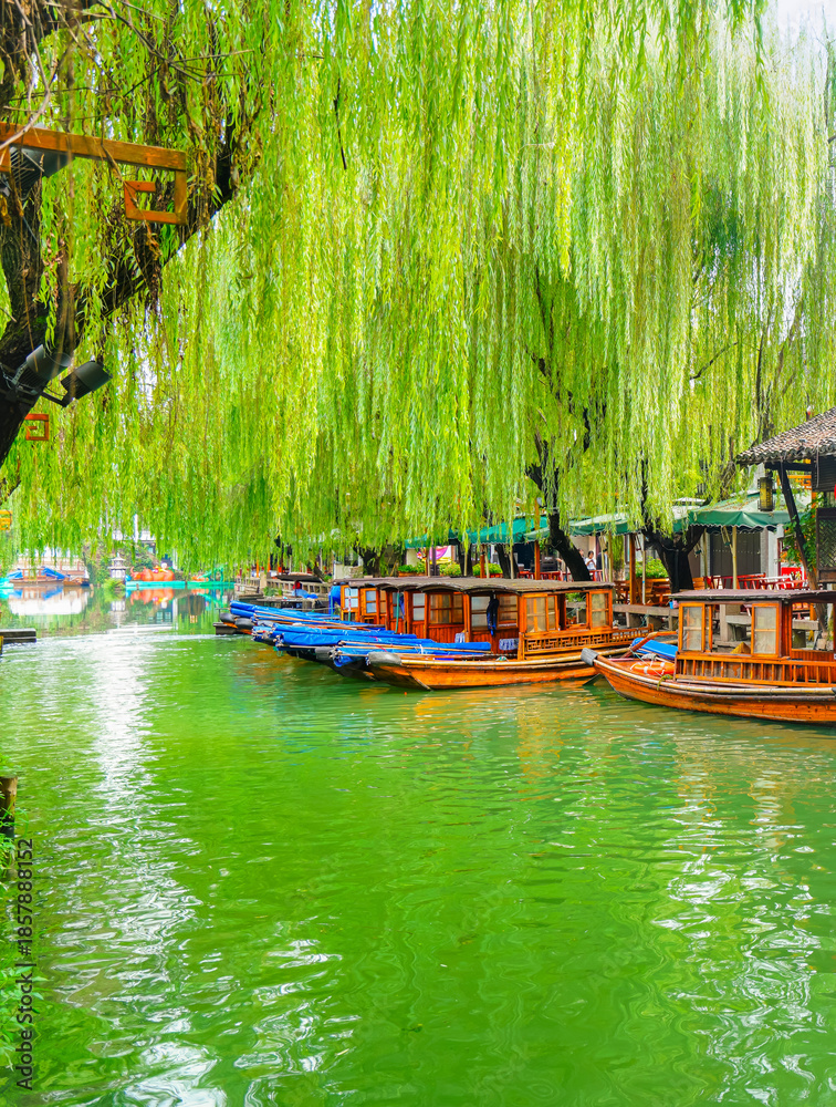 Obraz premium View of the famous water town called Zhouzhuang on a sunny day near Suzhou and Shanghai in China.