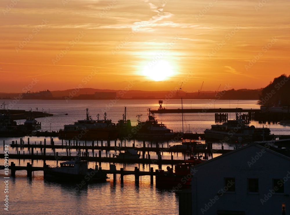 Obraz premium Sonnenuntergang über Sassnitz