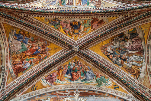 Valokuva Italy - Orvieto - Duomo di Orvieto - Wide view of the cross vaulted ceiling with