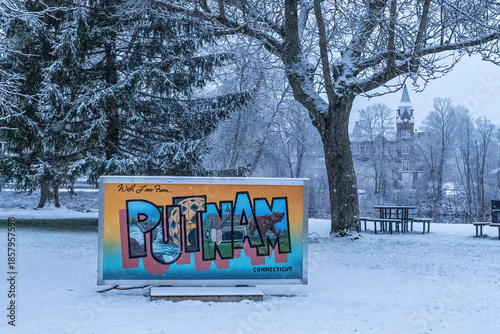 Sign of Putnam in the Winter