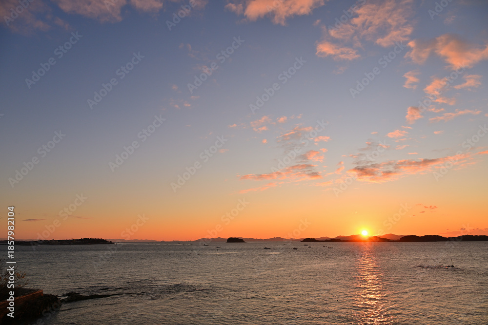 Fototapeta premium 羽豆岬から見る日の出の風景