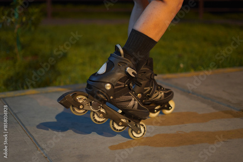 Patines, patinaje en el parque