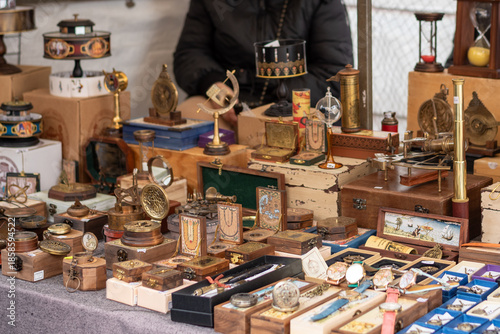Fotografia de rua na Feira do Rastro em Madrid, Espanha