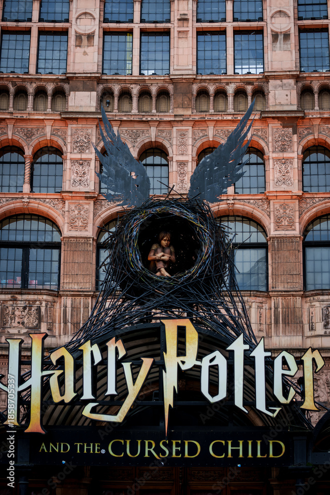 Obraz premium LONDON, UK. 16th February 2025. Harry Potter logo on London's Palace Theatre. Harry Potter is a series of seven fantasy novels written by British author J. K. Rowling.