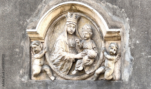 Принти на полотні Virgin mary and jesus child religious bas-relief sculpture