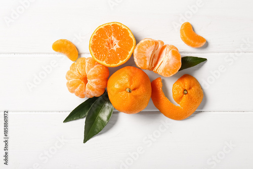 Sweet mandarins and leaves ...