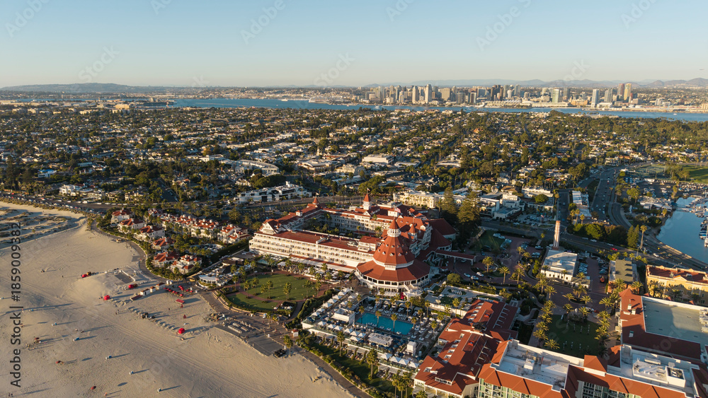 Naklejka premium Hotel Del Coronado in San Diego, aerial drone shot 