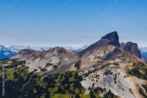 Φωτογραφία High mountain landscape, Black Tusk Mountain surrounded by other mountains